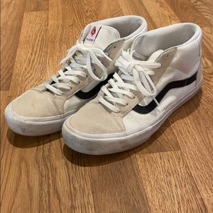 Mid top men’s Vans size 10